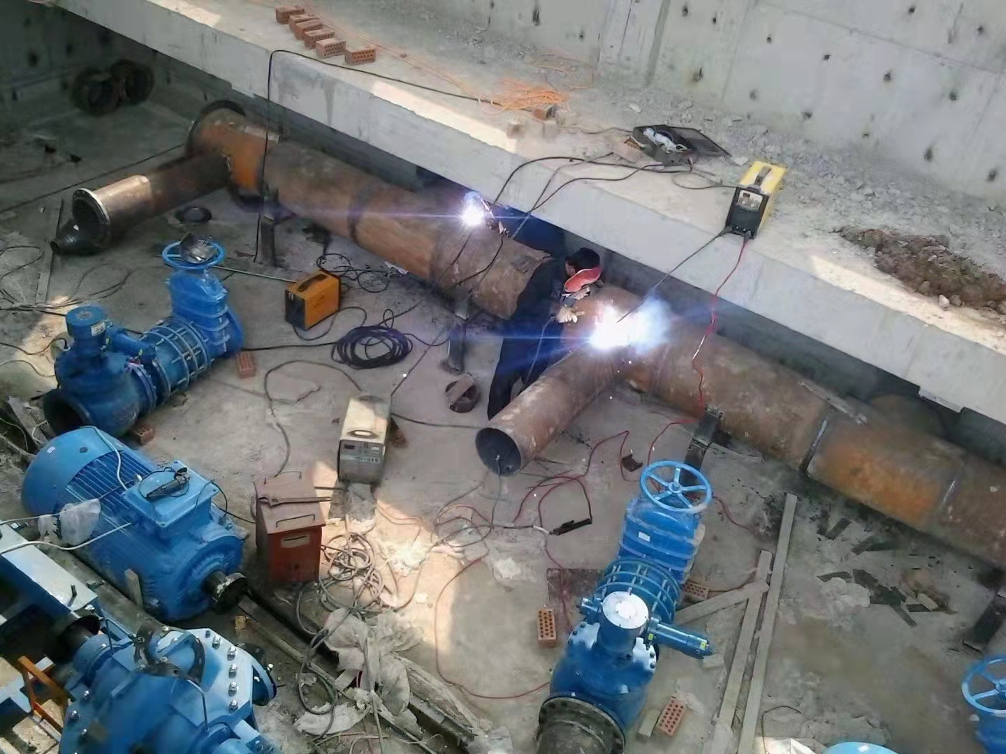 成都一汽汽車廠區閘閥伸縮節安裝現場